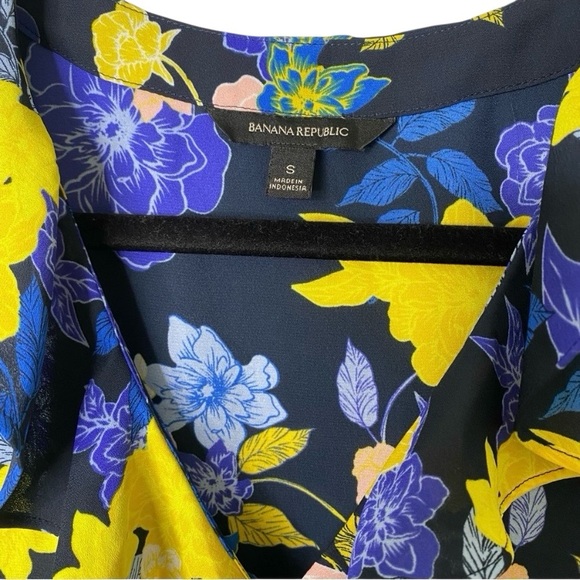 Banana Republic Garden Floral Tie Waist Top Navy Multicolor – Small - Picture 7 of 9